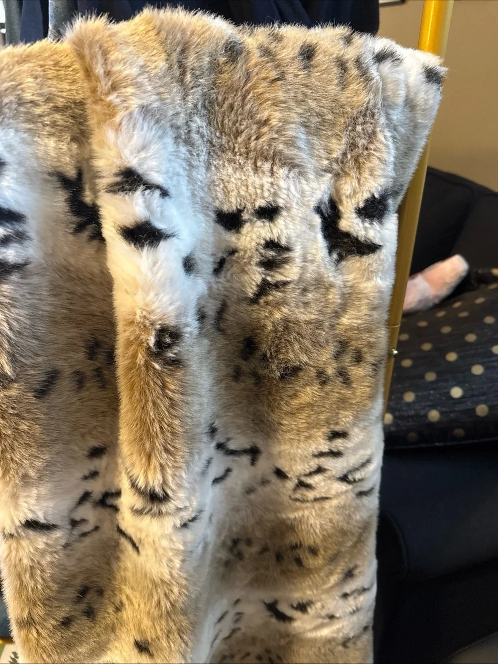 Pluto’Snow Lynx Fur Luxury Throw Animal Print Des